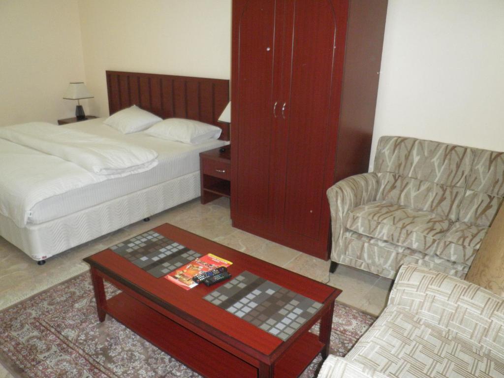 Hamasa Plaza Hotel y apartamentos Al Buraimi Habitación foto