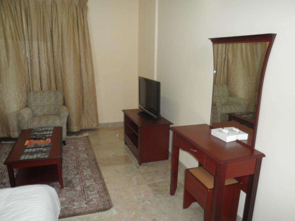 Hamasa Plaza Hotel y apartamentos Al Buraimi Habitación foto